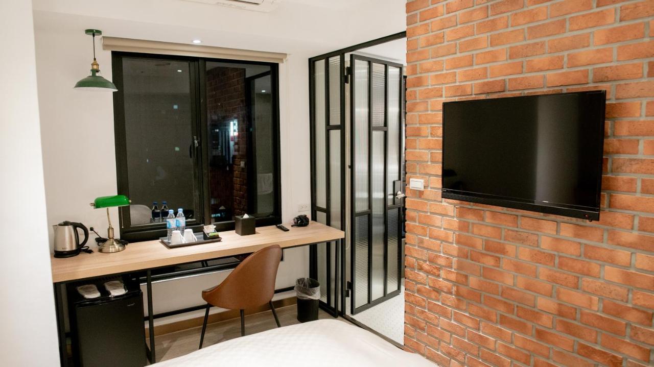 City Center Hotel Đài Trung Ngoại thất bức ảnh
