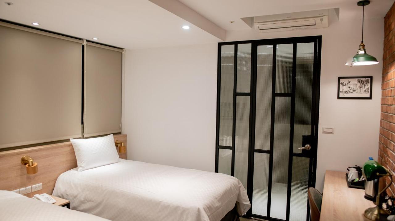 City Center Hotel Đài Trung Ngoại thất bức ảnh